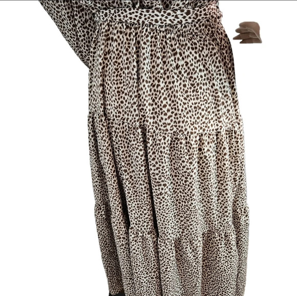 R. Vivimos Size M (8/10) Leopard Print Tiered Midi Dress - Picture 7 of 12